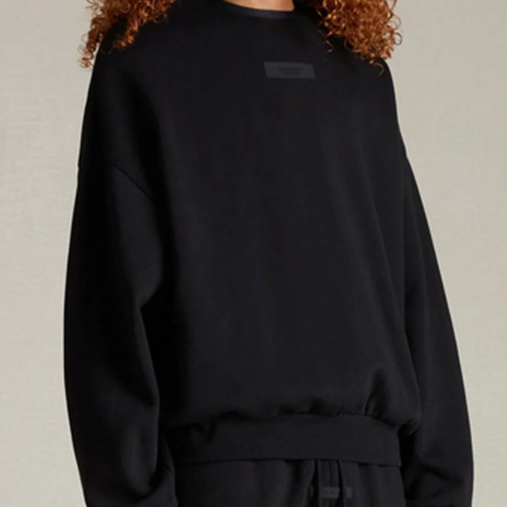 Essential crew neck black